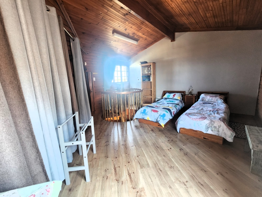 3 Bedroom Property for Sale in Boggomsbaai Western Cape